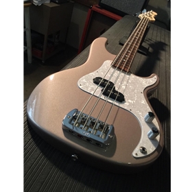 G&L SB-1 Bass, Shoreline Gold, 4 Ply White Pearl Pickguard, Caribean Rosewood Fretboard
