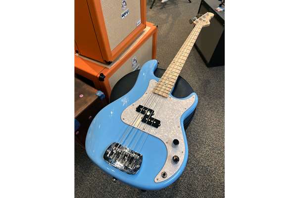 G&L LB-100 Himalayan Blue, Maple Fretboard, White Pearl PG